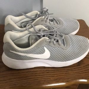 Nike tennis shoes